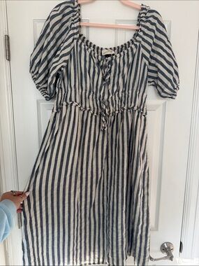 Universal Thread Navy and Cream Striped Dress with Pockets
